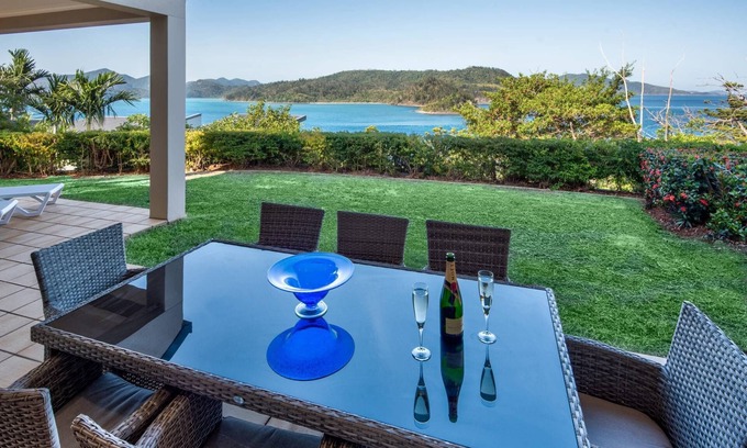 Hamilton Island Villa | La Bella Waters 1 Hamilton Island - oceanviews, golf buggy and transfer