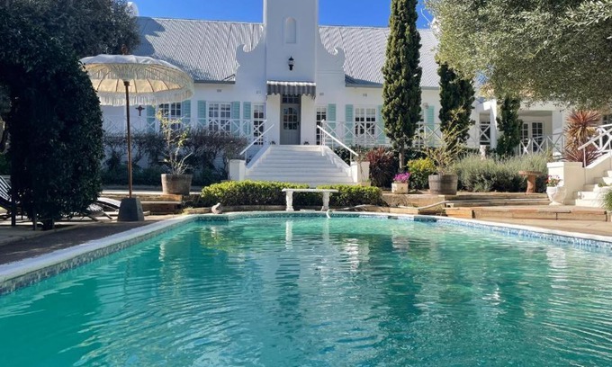 Bloemfontein House | La Belle Guest House