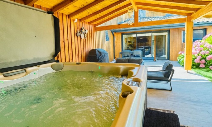 Macau House | La Bulle Médocaine - Upscale cocoon with private Jacuzzi