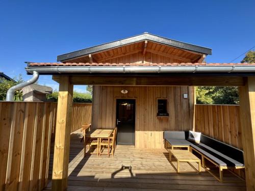 Andernos-les-Bains Ski Chalet | La cabane du Broustic
