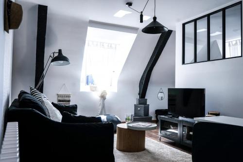 Brive-la-Gaillarde Apartment | La Cachette d Artistes - 1 Chambre
