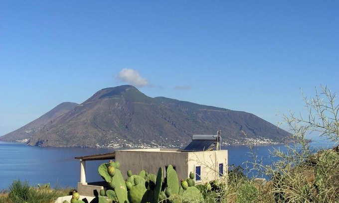 Lipari Villa | La casa blu exclusive