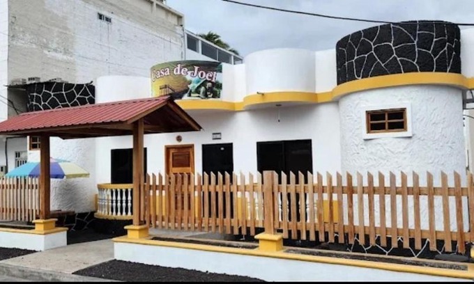 Puerto Villamil House | La Casa de Joel