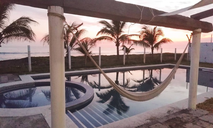 Cuyutlan House | La Casa de la Playa