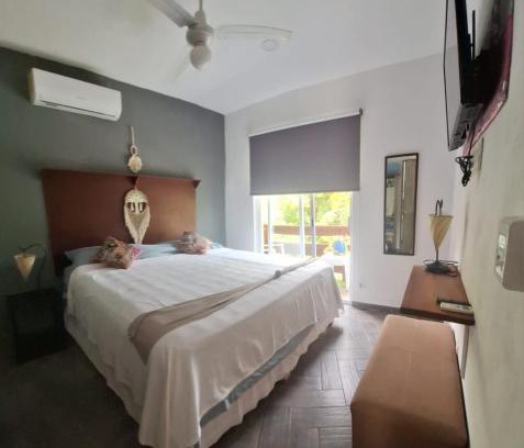 Puerto Morelos House | LA CASA DE LOS AZULEJOS MAR Y SELVA