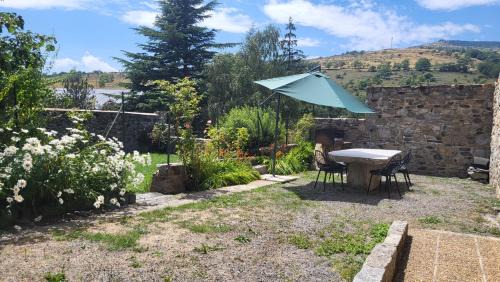 Angoustrine House | La casa del jardì - Jardin clos, WIFI, authentique