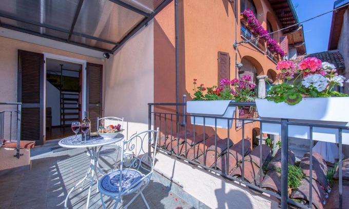 Lavena Ponte Tresa Apartment | La Casa del Marione