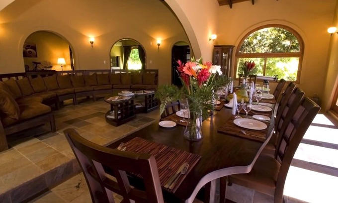 La Cruz House | La Casa Grande, Luxury 5 bedroom Villa