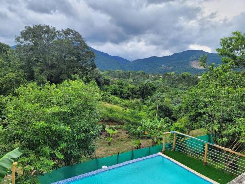 Jarabacoa House | La Casa Grande-Piscina con vista y yarda verde