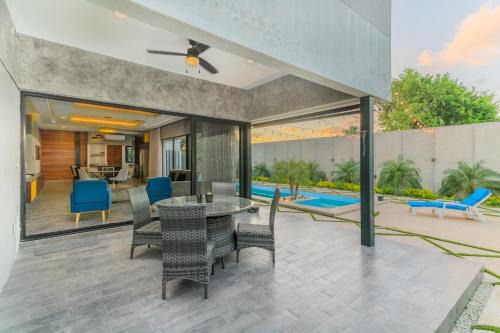 Merida House | La Casa Negra