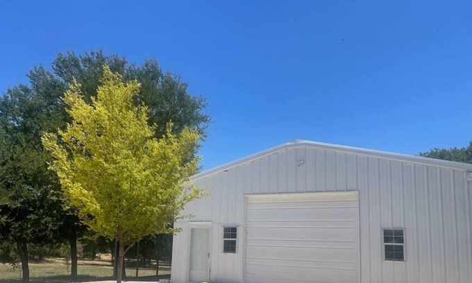 Elmo House | La Casita Blanca in Rockwall, TX