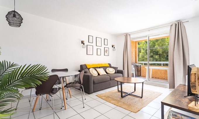 Cavalaire-sur-Mer Apartment | La Castillane - Appt avec piscine partagée