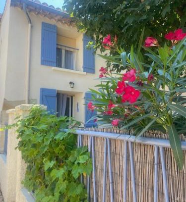 Villes-sur-Auzon House | La Cigale bleue