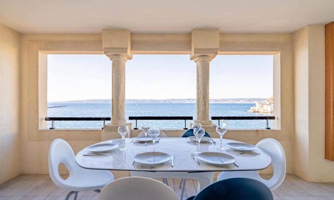 Le Pharo Apartment | 'La Corniche' Superb apt with terrace by Weekome