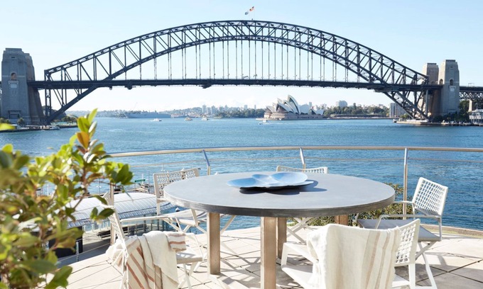 McMahons Point Apartment | La Corniche, what a stunning harbour view