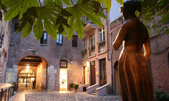 Citta Antica Bed & Breakfast | La Corte di Giulietta Exclusive Suites