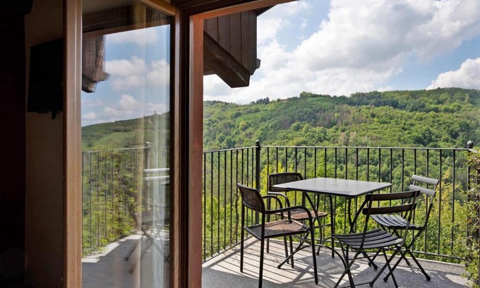 Cerretto Langhe Apartment | La Corte di Langa alloggio Ambra