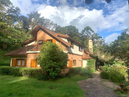 Campos do Jordao House | La Désirade