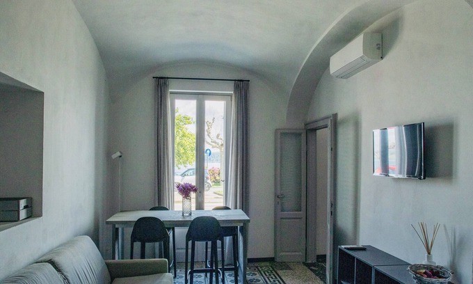 Belgirate Apartment | La Dimora del Glicine Appartamento Terra