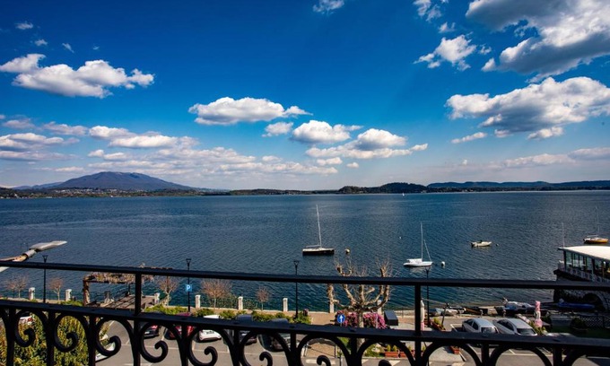 Belgirate Apartment | La Dimora del Glicine
