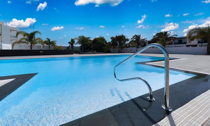 Costa Teguise Ski Chalet | La Docta 112 Senator pool view