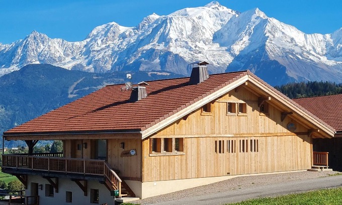 Cordon House | La Ferme des Fingères - Apartment with all comfort facing Mont-Blanc This old f
