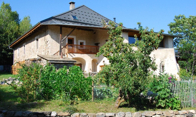 Chateauroux-les-Alpes Bed & Breakfast | La ferme de beauté ideal place to stay and wellness center