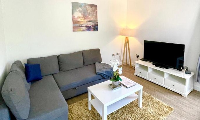 Rushmoor District Apartment | La Fontaine Court Apartments - Aldershot