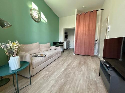 Beaufort-en-Vallee Apartment | La Forge, studio rénové et lumineux, Beaufort-en-Anjou