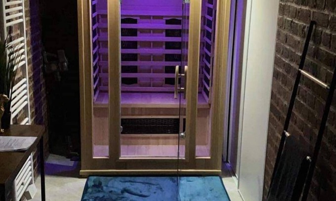 Rouen City Centre Apartment | La Forteresse Jacuzzi-Sauna