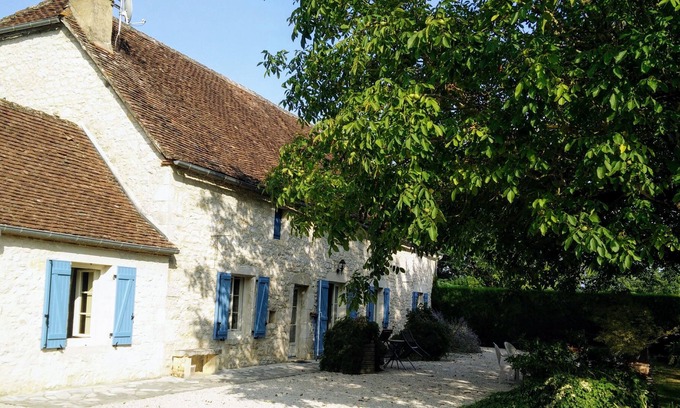 Saint Sozy House | La Fourniere Pavillon, 3 Bedroom Home with Pool and Gardens