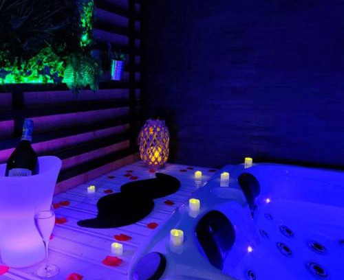 Brive-la-Gaillarde Villa | La Gaillardise - love room - Spa & Sauna - Espace privatif