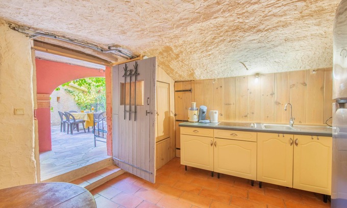 Saint-Privat-de-Champclos House | La Gardoise - Coquette maison de village avec piscine