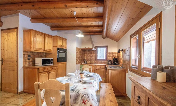Villarabout House | LA GRANGE - BLUE THISTLE