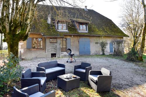 Sevrier Apartment | La Grange de Jean - 3 bedrooms with garden 300m from Lake Annecy