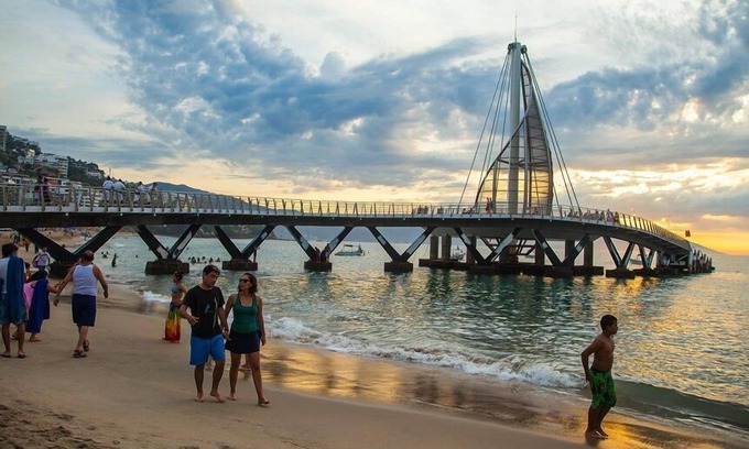 Emiliano Zapata Apartment | La Iguana Vallarta LGBT - Adults Only - Romantic Zone - Party Clubbing Street