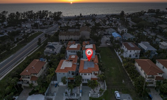 Holmes Beach Villa | La Isla Bonita by Coastal Chic Vacations