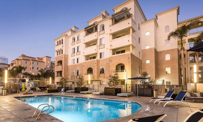 University City Apartment | La Jolla Crossroads – Luxe 1BRs with resort pools, spa, and artful design.