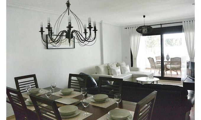 Nueva Andalucia Apartment | La Maestranza, Puerto Banus
