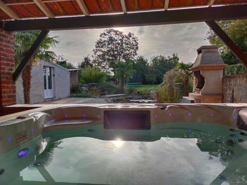 Henin-Beaumont Apartment | La maison aux escargots *Jacuzzi*