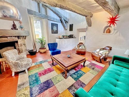 Callian House | La Maison Bleue, au coeur du village de Callian