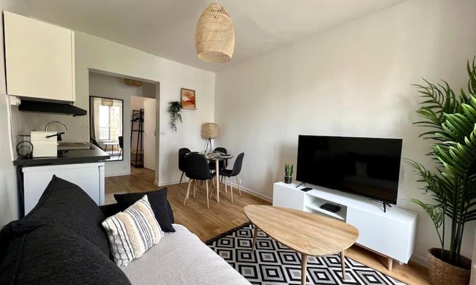Le Kremlin-Bicetre Apartment | La Maison Cosy Paris Centre - Métro - Wifi