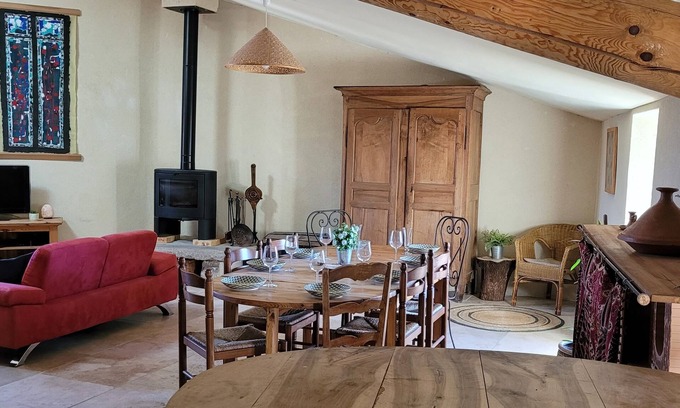 Salles-sous-Bois House | La maison d'Hélène, composée de 2 maisons mitoyennes.
