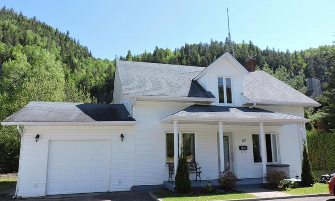 Petit-Saguenay House | La Maison d'Imelda