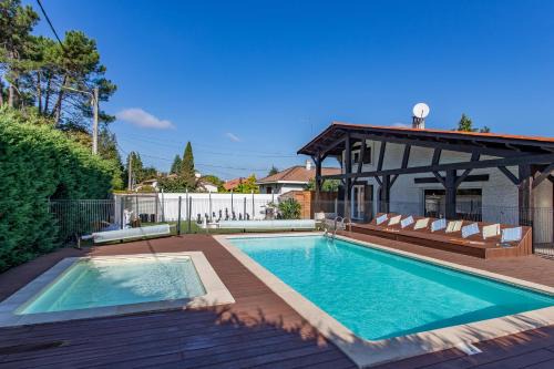 Ares House | La maison du Bonheur Arés 30 personnes avec piscines chauffées