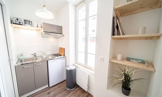 Les Poulettes Apartment | La Maison Gratte Ciel - Studio Chicago - Jardinn