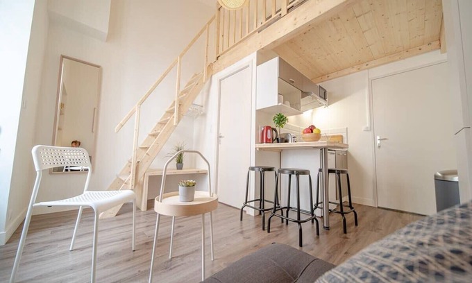 Les Poulettes Apartment | La Maison Gratte Ciel-Appartement Paris-Jardin