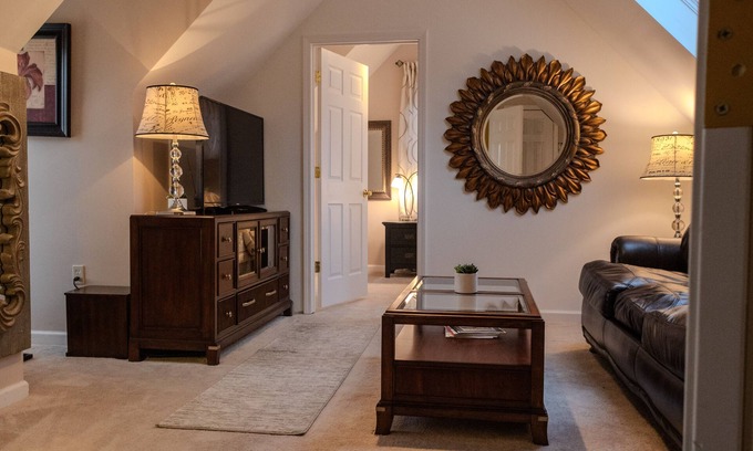 Greensboro Apartment | La Maison Le Bain: A Beautiful Private Studio Style Room
