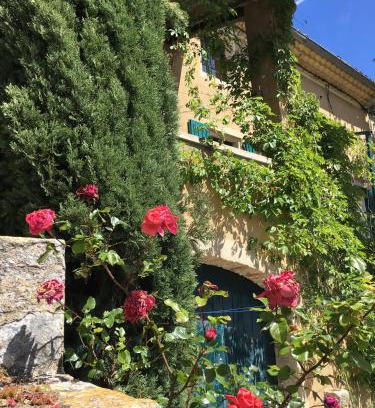 Salles-sous-Bois House | La Maison près de la Fontaine