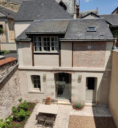 Amboise Apartment | La Maison sur Cour "Esprit Loft"